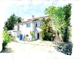 PODERE Sant'ANNA B&B - Chalet tra le vigne, hotel v destinaci Atri
