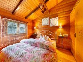 Orserose Chalet 6 I Scarpet, Hotel mit Parkplatz in Forno di Zoldo