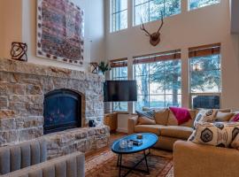 Central Park Townhome 26, hotel with parking in Ketchum