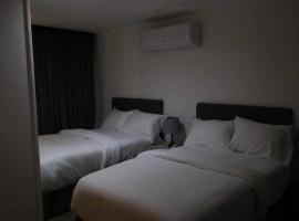 elhosary motel, khách sạn ở Thành phố 6th Of October