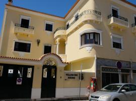 Yellow Inn Aveiro, hotel em Aveiro