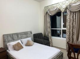 R2)Sweet Home fantastic city and sea view at beachإطلالة رائعة على المدينة والبحر على الشاطئ: Acman şehrinde bir otel