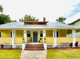 Tampa Heights Bungalow, bed and breakfast en Tampa