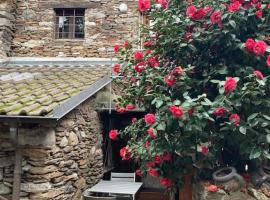 Come stay in our Little Nest, cottage à Brissago