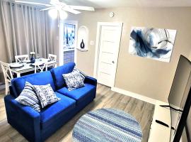 Beautiful Guesthouse, Sleeps 4 - Kitchen, Private Laundry, AC, Parking, 65' TV, Close to Stores, Restaurants & Beach, hotel near Long Beach Museum of Art, Long Beach