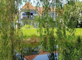 Holiday apartment Boddenblick, hotel with parking in Gingst