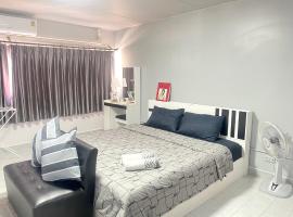 Lovely Impact C3-C9 Lily, pet-friendly hotel in Nonthaburi