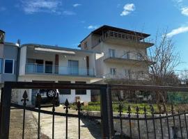 Villa For Rent, hotell med parkering i Durrës