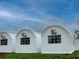 Arenal Domes House La Fortuna, ξενοδοχείο σε Tanque