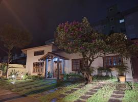 Suítes Jardim dos Sonhos – hotel w mieście Ubatuba