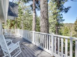 Cozy Twin Peaks Cottage 4 Mi to Lake Arrowhead!, хотел в Twin Peaks