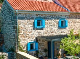 Ventus Blue - Stone House near National Park&Sea, casa de campo em Seline