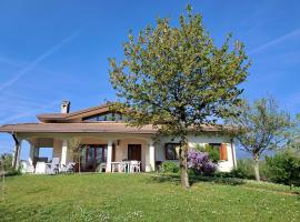 Etage entier independant d une villa , avec terrasse, jardin, 2 a 6 personnes