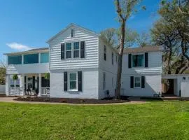 Coastal Oasis - Beautiful Ocean Views Awaits