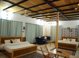 Pinewood Nirvana Jungle Resort Shoghi，西姆拉的飯店