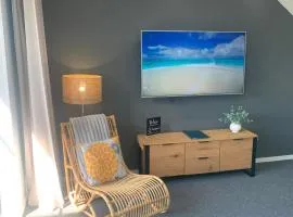 Corrigans Beach View Apartment 211