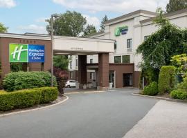 Holiday Inn Express and Suites Surrey, an IHG Hotel – hotel w mieście Surrey