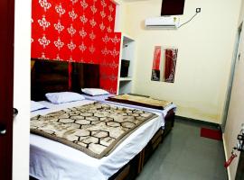 Sati tourist lodge, motelis mieste Rudraprayāg