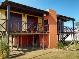 Cabañas El Ocio, hotel v mestu Punta Del Diablo