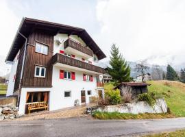 Holiday home in the Silvretta-Montafon ski area, casa en Sankt Gallenkirch