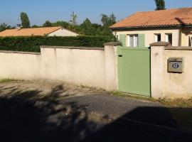 chez Patrick, hotel in Nanteuil