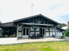 Chalet entre océan et foret au calme, holiday home in Ondres