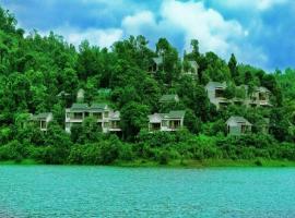 Wayanad Silverwoods Forest Resort & Spa, hotel in Padinjarathara