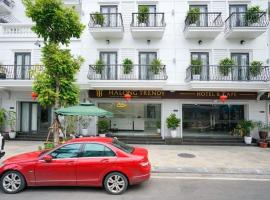 Hạ Long Trendy โรงแรมที่Hon Gaiในฮาลอง