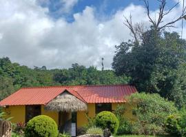 Iartong Guest House, casa de hóspedes em Mawlynnong