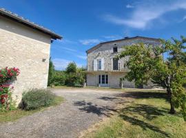 LES CEDRES, hotel in Tournon-dʼAgenais