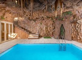 Kuća DORINE، فندق في فوزين