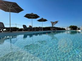 DL Santorini: Monolithos şehrinde bir otel