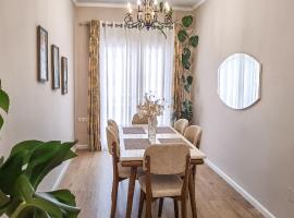 Joni & Joy Center Apartment