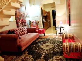 "Spirit of Malta" Historic Maltese Townhouse by the sea, hotel i Sliema