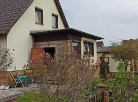 Ferienwohnung Manu 3Ps 1 Hund Strandnah Ueckermünde mit Terrasse, Garten und Grill