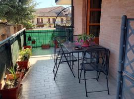 Casa Stella-Bilocale con terrazzo, hotel a Bra