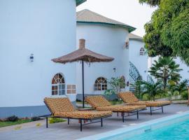 Afro Garden Hotel, hotel a Sere Kunda