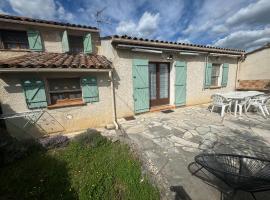 La maison des Passereaux, hotel in Callian