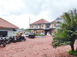 Hotel Cibening Purwakarta, hotel na may parking sa Gurungsang