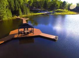 Footprints Resort, hotel with jacuzzis in Bancroft