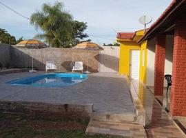 Casa com piscina, počitniška hiška v mestu Andirá