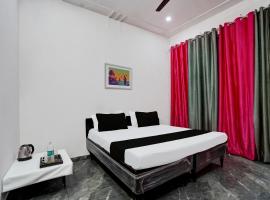 OYO KVS Guest House, hotel v mestu Bulandshahr