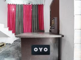 OYO KVS Guest House, hotel em Bulandshahr