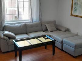 Upgraded 2 Bedrooms Apartment, Near Amenities, hotel in George Town