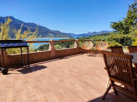 Le Panoramique du Plongeoir - T4 spacieux de 90m2 avec grande terrasse vue sur le lac de Serre Ponçon, ski resort in Savines