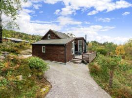 Charming house located by the fjord with the Pultpitrock within short distance, Villa in Strand