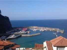 Piso con vistas al puerto, hotel din Lastres