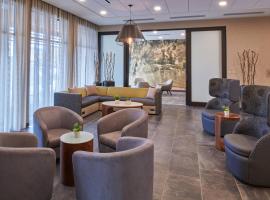 Courtyard by Marriott Petoskey at Victories Square โรงแรมในเพโทสกี