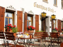 Gasthaus Weingut Stahl, hotel romantic din Oberwesel