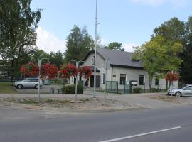 Viesnīca Latvijas Sarkanā Krusta viesnīca Rēzeknē, netālu no apskates objekta Stacija Rēzekne Otrā